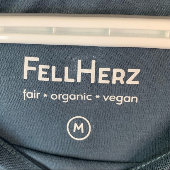 Fellherz Organic Vegan Cotton Sundowner Cap Sleeve Thundercloud Tee Size M NWT - Picture 7 of 9
